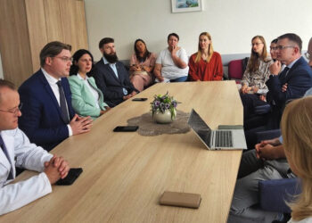 Siūlė parodyti pacientui, kad jis rūpi