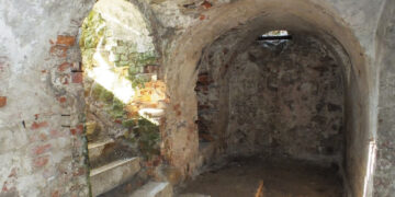 Svečius gali atsivesti į neužrakintą Radvilų rūsį