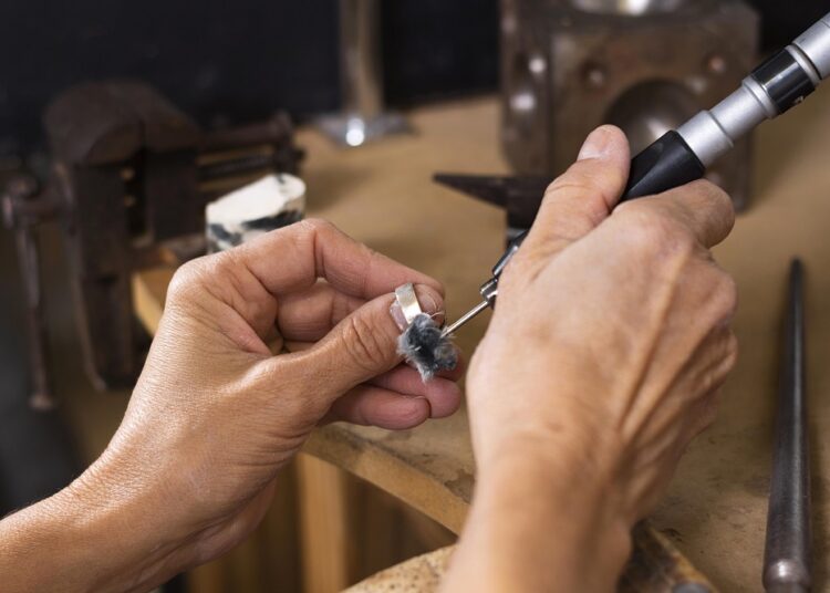 Kaip užsisakyti unikalų sužadėtuvių žiedą?