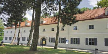 Mitingo vietą perkėlė prie pilies arsenalo