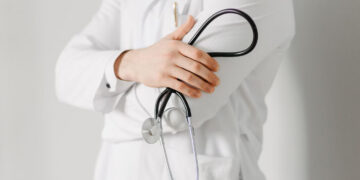 Jaunas gydytojas ortopedas traumatologas dirba ir gimtinėje