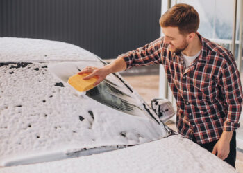 Galima plauti automobilį kieme ar negalima?