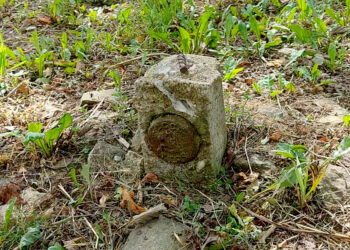 Velniakalnyje ženklas su sovietine simbolika