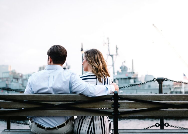 Meilė be amžiaus ribų: kaip skirtingos gyvenimo patirtys praturtina santykius?