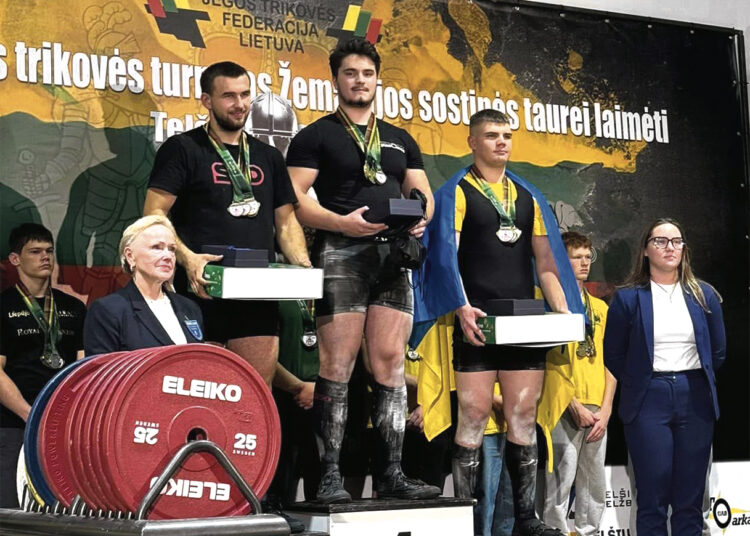 Biržų atletai dominavo jėgos trikovės varžybose