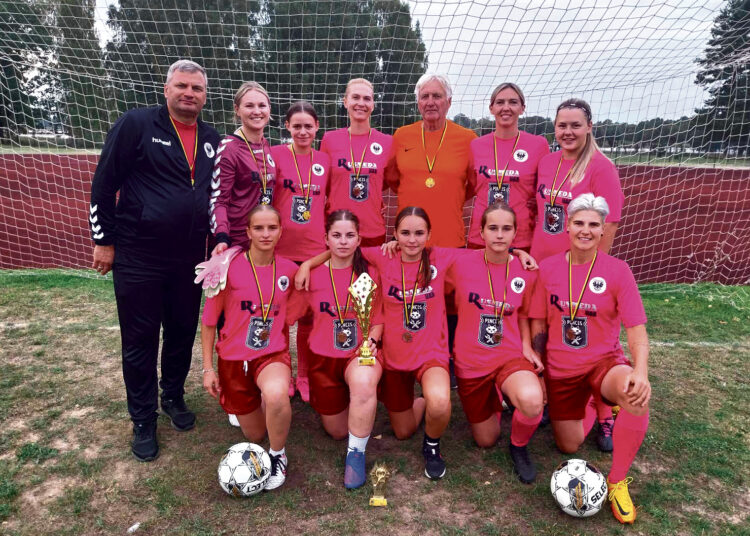 Biržų futbolininkės iškovojo trečiąją vietą