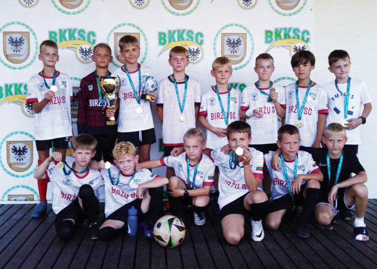 Įvyko tradicinis vaikų futbolo turnyras