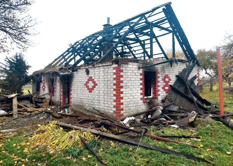 Gaisre žuvo namo savininkas ir jo šuo