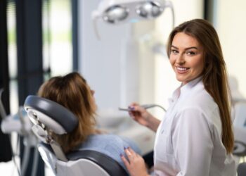 Dantų tiesinimas kapomis išsimokėtinai Vilniuje: Viskas, ką turite žinoti