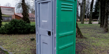 Fejerverkų metas prasidėjo… tualete