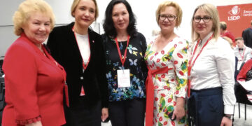 Seimo narė padėjėjų priimti neskuba