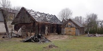 Sprogdino petardas ir mėtė degtukus