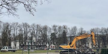 Gimnazijos stadione prasidėjo darbai