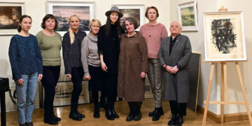 Akvarelę ir kaligrafiją jungia vanduo