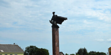 Dar kartą apie paminklą Juliukui, arba kodėl Biržuose nejauku