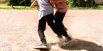 Smurtas tarp paauglių – kruopščiai slepiama vieša paslaptis