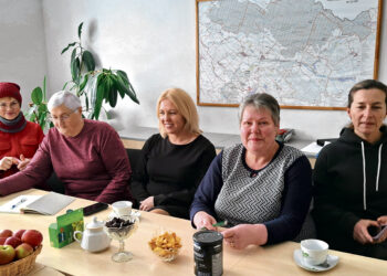 Ką giria, o ant ko burnoja Parovėja?