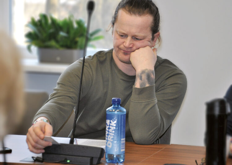 Kontrolės komiteto pirmininkas laikinai stabdo savo įgaliojimus