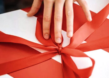 Siūlomos dovanos įvilioja į spąstus