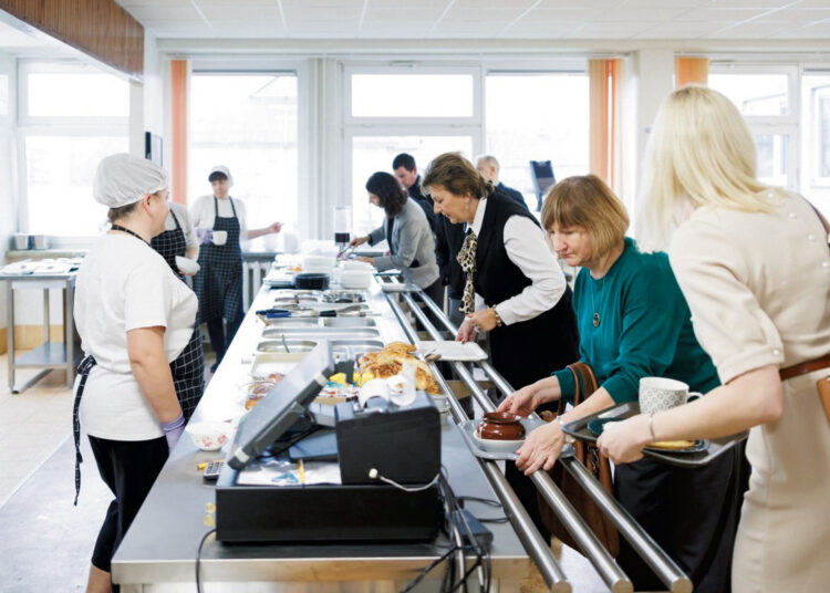 Ar Biržai ras būdą, kuris padėtų grąžinti mokinius į mokyklų valgyklas?