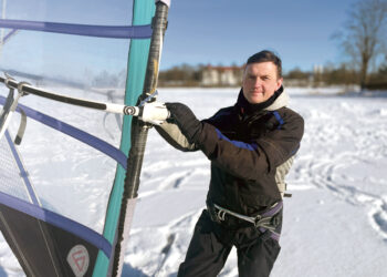 Vėjo nešiojamas tarp dangaus ir vandens