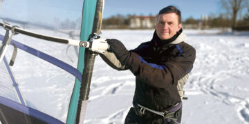 Vėjo nešiojamas tarp dangaus ir vandens