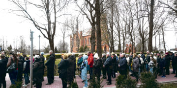 Nukryžiuotos meilės keliu