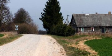 Kelio atkarpą nubarstė druska