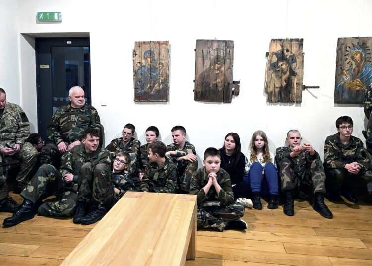 Ikonos, gelbstinčios gyvybes