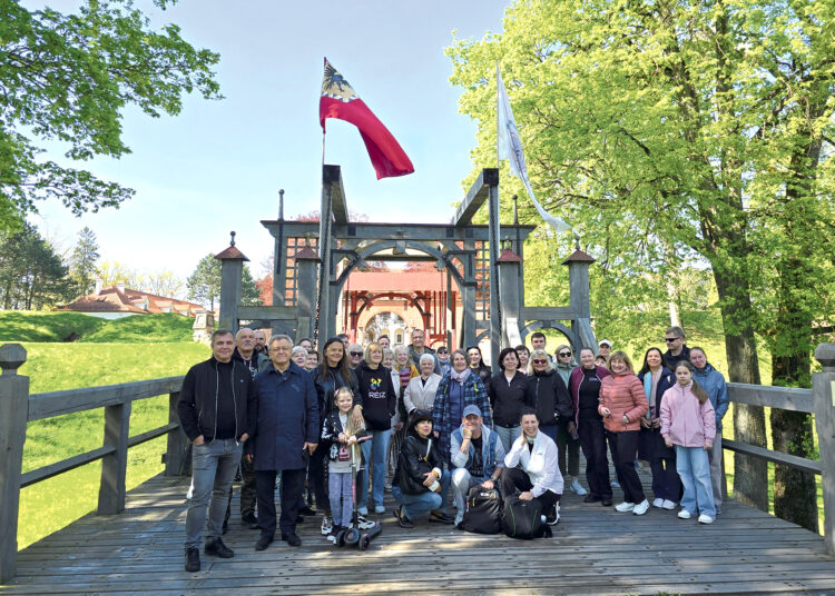 Tiltai, jungiantys Biržus ir biržiečius