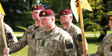 Į atsargą išleistas kuopos vadas