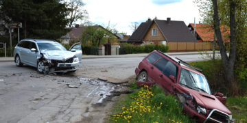 Susidūrė automobiliai