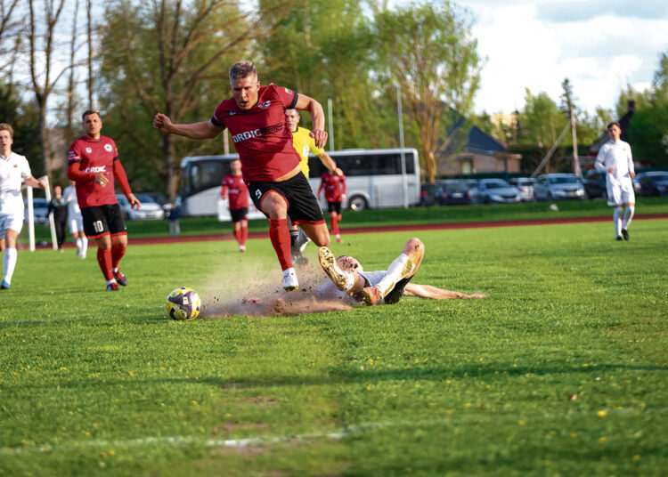 Pirmasis mačas namuose pažymėtas pergale