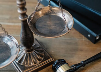 Disponavo narkotinėmis medžiagomis ir jas platino