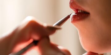 5 geriausi lūpų dažai skirtingoms išvaizdoms 2025 m.