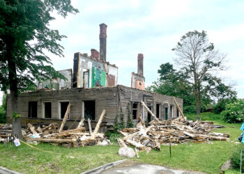 Spalvingą istoriją menantis namas pradėtas griauti