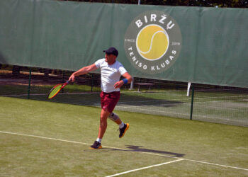 Biržuose prasidėjo vienetų tęstinis teniso turnyras