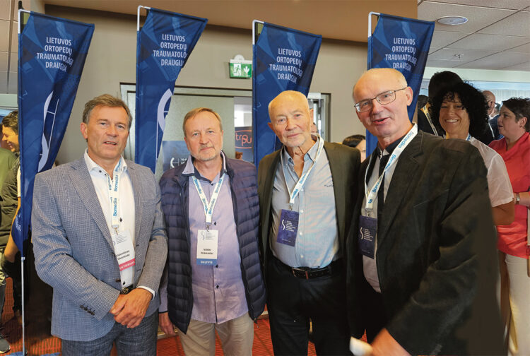 2023 m. Lietuvos ortopedų traumatologų draugijos suvažiavime. Medicinos mokslų daktaras Olgertas Kvedaravičius - antras iš dešinės. Nuotr. asmeninio albumo