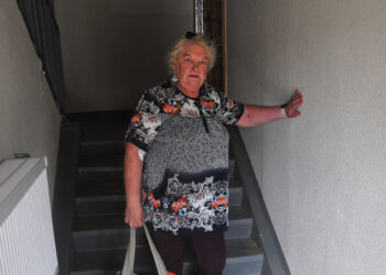 Už ko žmogui įsitverti?