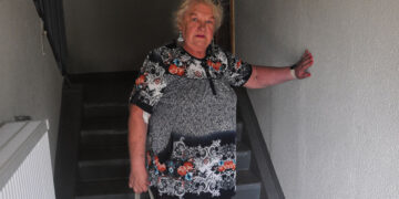 Už ko žmogui įsitverti?