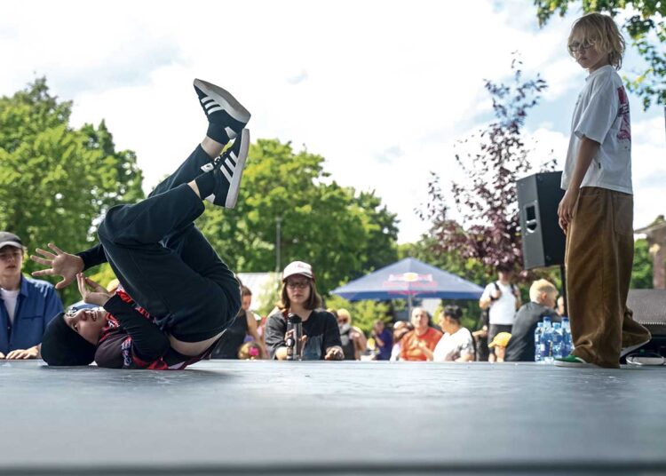 Įkvepiantis judėjimas, jaunystė, aistra