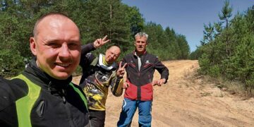 Aplink Lietuvą: kas motociklu, kas dviračiu