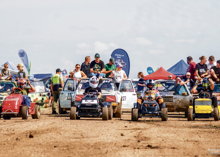 Unikalioje Pačeriaukštės autokroso trasoje – intriguojančios varžybos