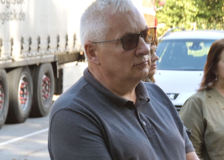 Kaip vieta autobuse dingo, taip ir atsirado