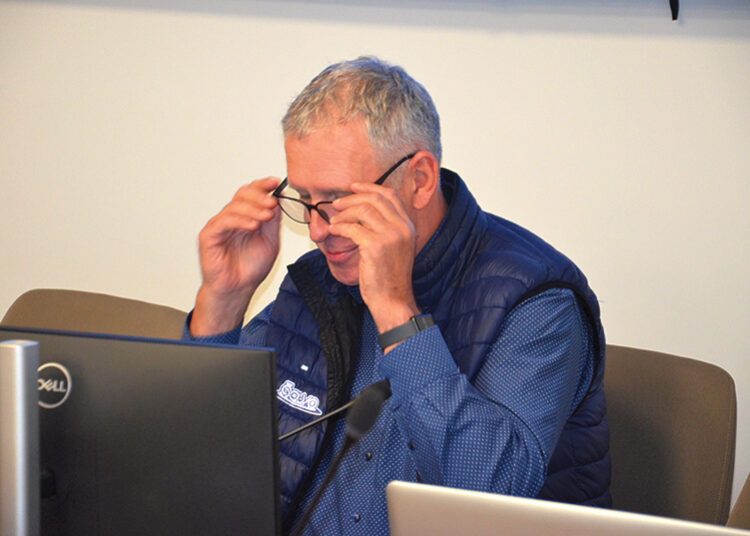 Paprašė pinigų niekieno trasoms remontuoti