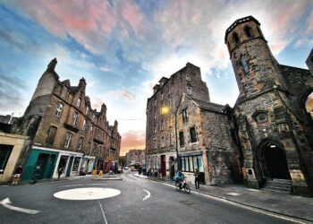 Eseistikos etiudai ir vienas verlibras