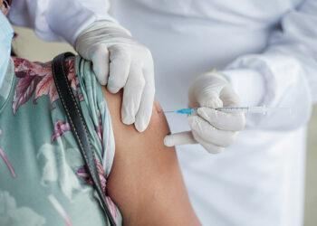 Fiksuojami susirgimai gripu, laukiama vakcinos