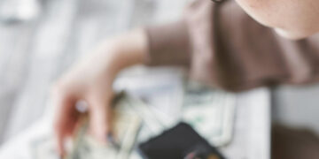 Žada padėti medeikiškiams