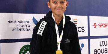 Plaukimo varžybose iškovojo du medalius