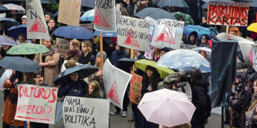 Miegančių būtybių baloje